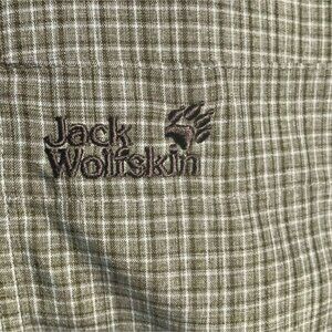 JACK WOLFSKIN OUTDOOR COLLECTION BROWN PLAID COLLAR SHORT SLEEVE QMC SHIRT LARGE